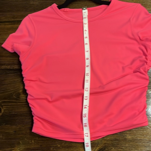 ❤️SOLD❤️Lululemon All It Takes Short Sleeve Shirt Nulu in Lip Gloss Colour - Picture 7 of 9